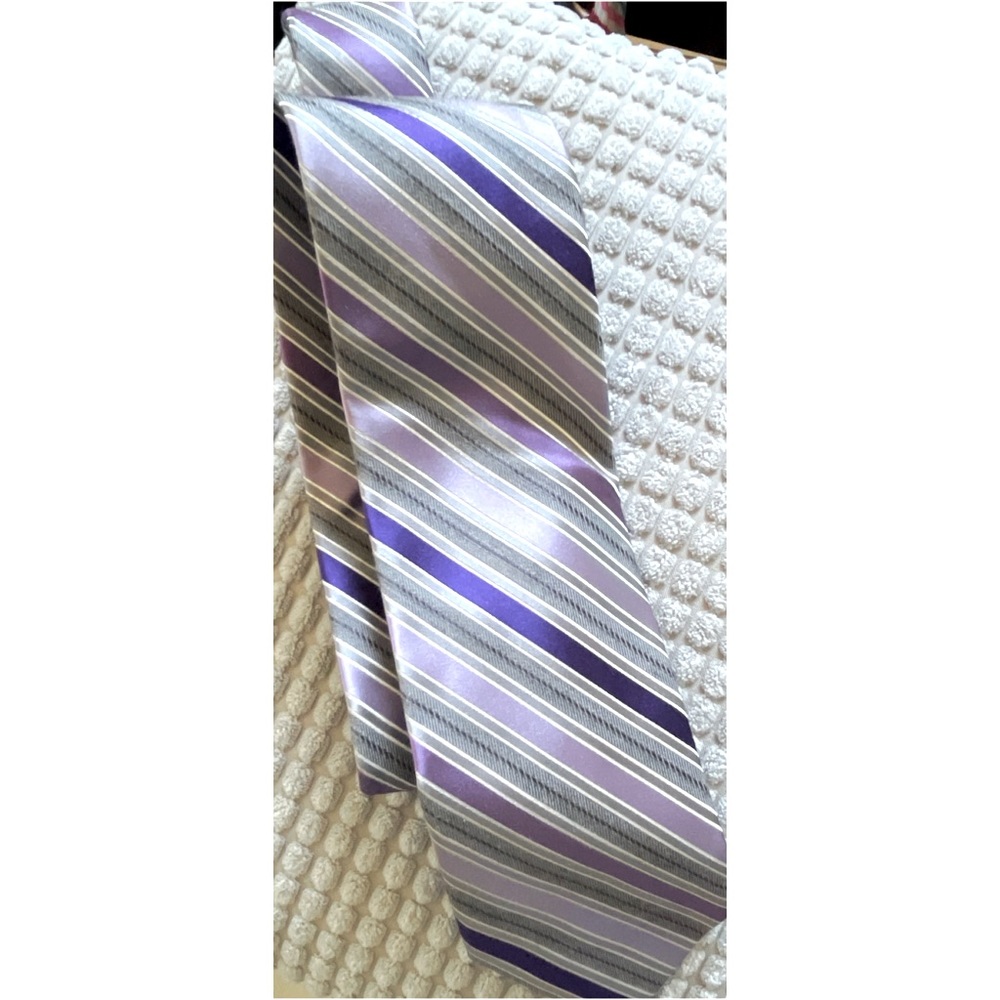 Croft & Barrow Men’s Purple Gray & White Striped Tie.